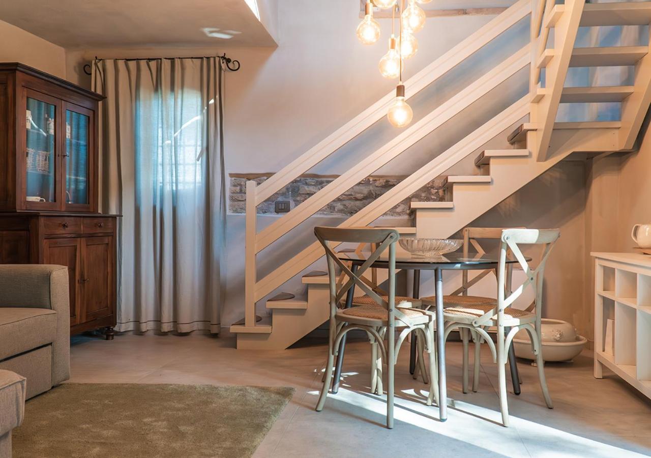 Casale Gambini Apartment Quattro Castella Bagian luar foto